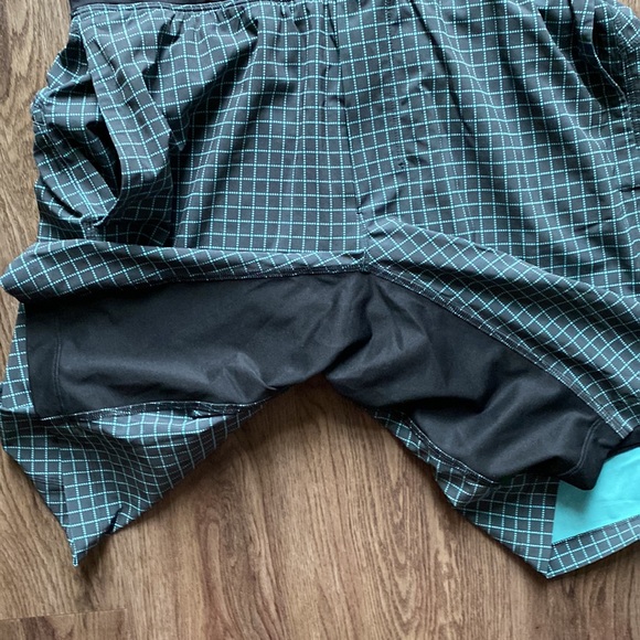 Lululemon T.H.E. Lined Shorts 9” EUC - Picture 3 of 11